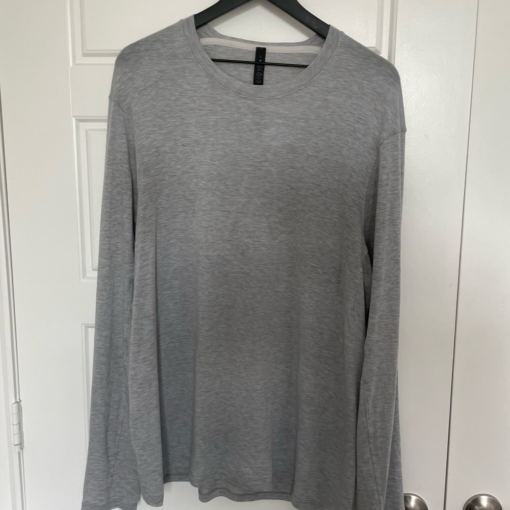 Lululemon MENS Large light gray Long Sleeve Shirt
